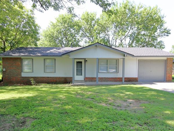 1004 NE 9th Street , Wagoner, OK 74467