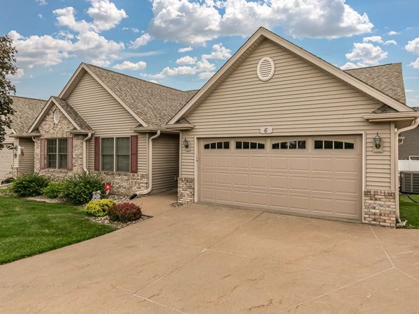 6 NORTHWEST Crossing, Unit 6, Davenport, IA 52806