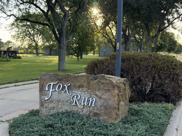 105 Fox Run Court , Leroy, IL 61752