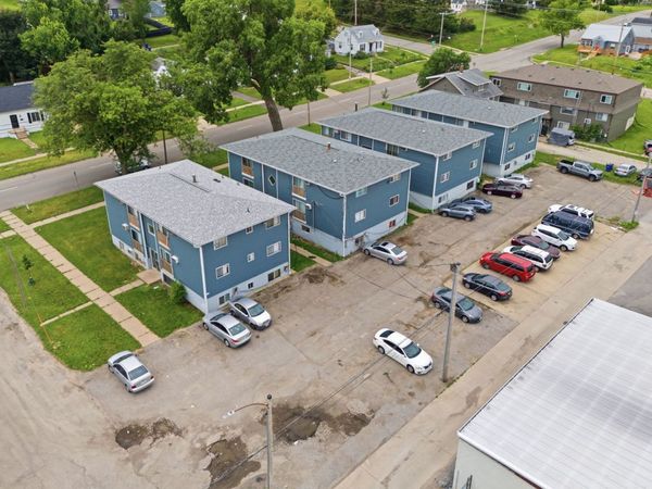 806 15th Avenue SW, Cedar Rapids, IA 52404