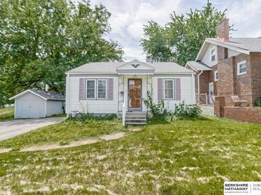 3017 Huntington Avenue, Omaha, NE 68112