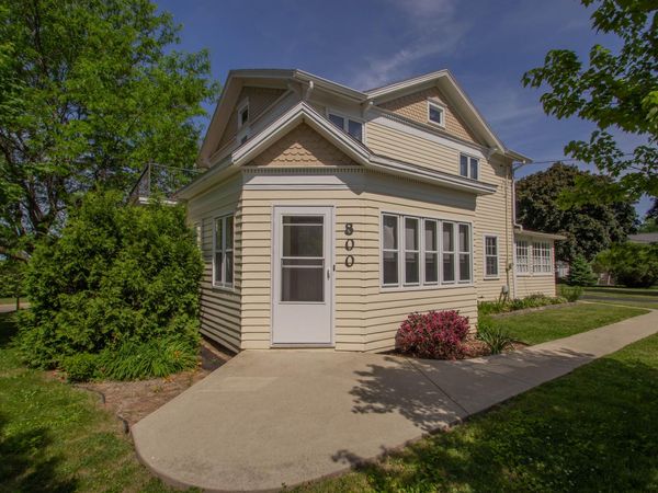 800 W Main St, Watertown, WI 53094