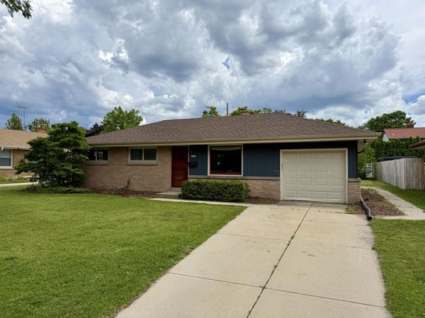 3859 E Whittaker Ave, Cudahy, WI 53110