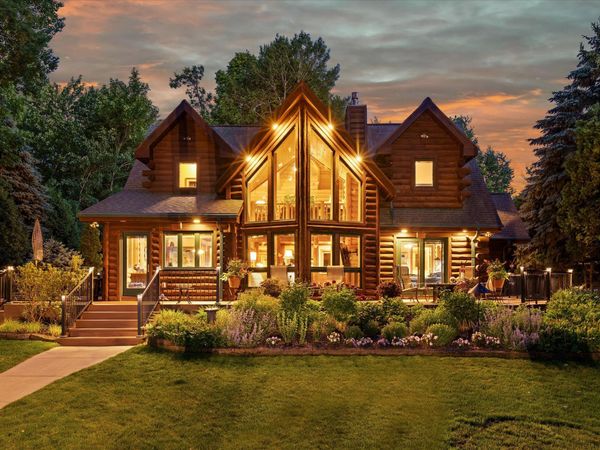 19 Hickory Dr, Random Lake, WI 53075