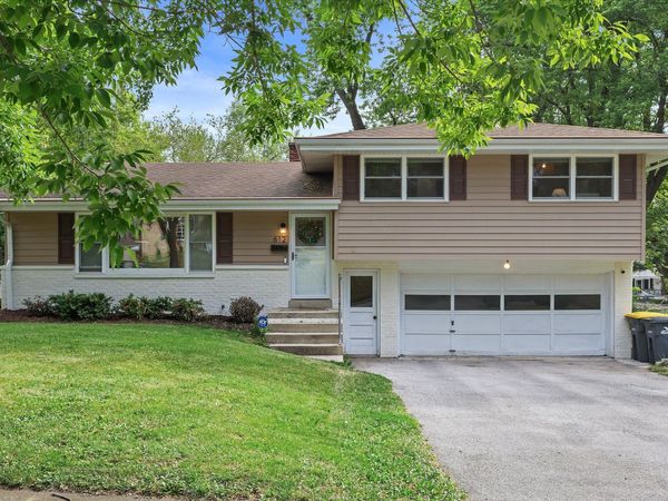 612 Lee Ct, Waukesha, WI 53186