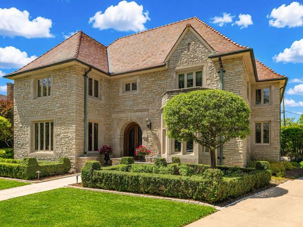 3553 N Shepard Ave, Shorewood, WI 53211