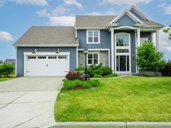 3122 Mendota Ct, Summit, WI 53066