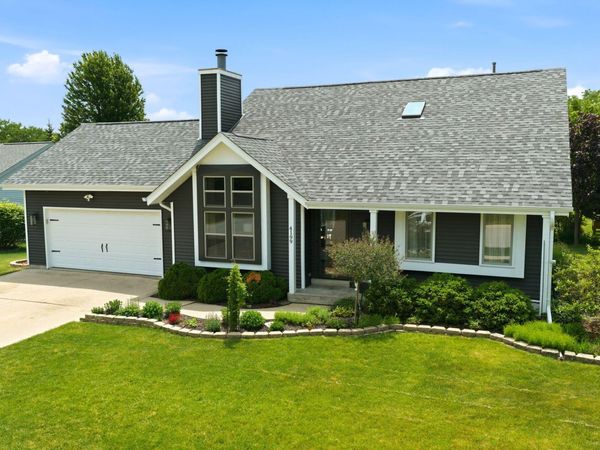 4199 W Hilltop Ln, Franklin, WI 53132