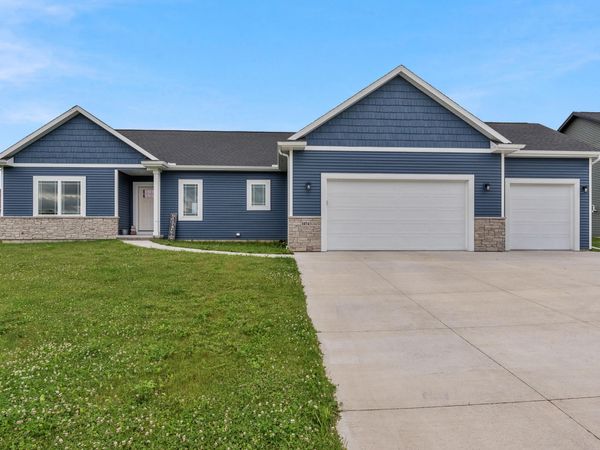 1074 Crystal Ln, Mayville, WI 53050