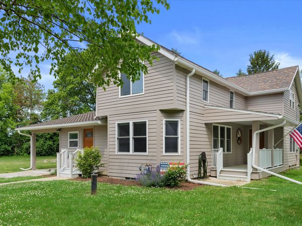 W244N4501 Swan Rd, Pewaukee, WI 53072