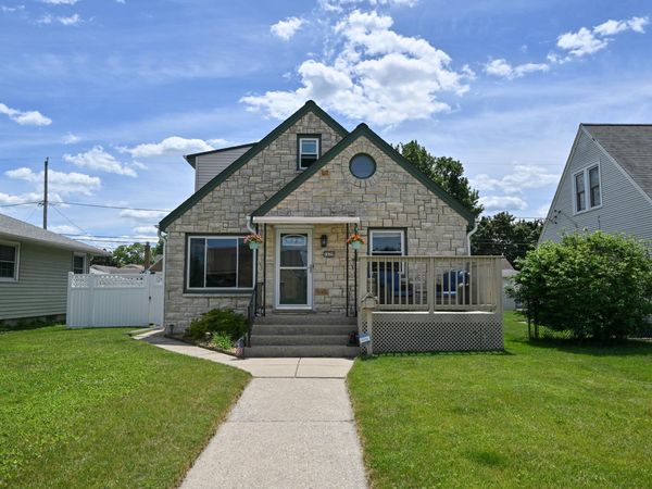 1629 Minnesota Ave, South Milwaukee, WI 53172