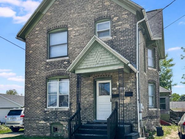 1015 Hamilton St, Manitowoc, WI 54220