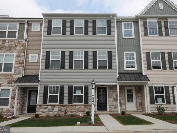 2445 SPRING WATER CIRCLE , LANCASTER, PA 17601