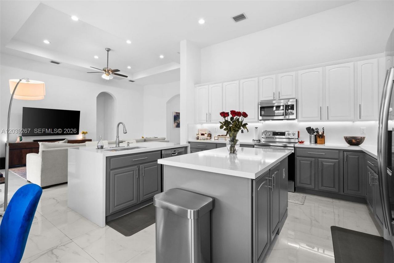 7563 SW 188th Ter, Cutler Bay, FL 33157 Photo