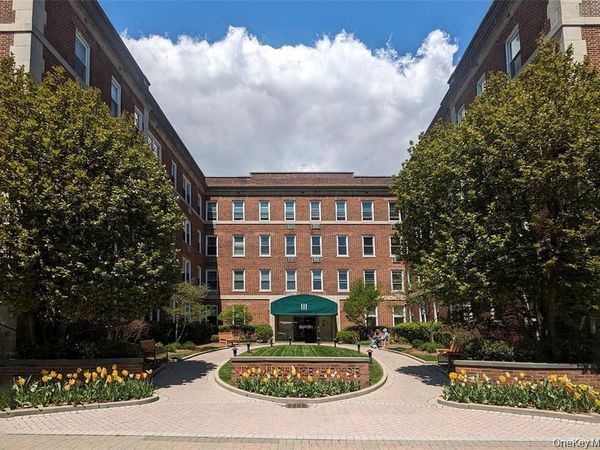 111 7th Street , Unit 202, Garden City, NY 11530