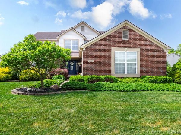 25065 Maxwell Lane, Flat Rock, MI 48134