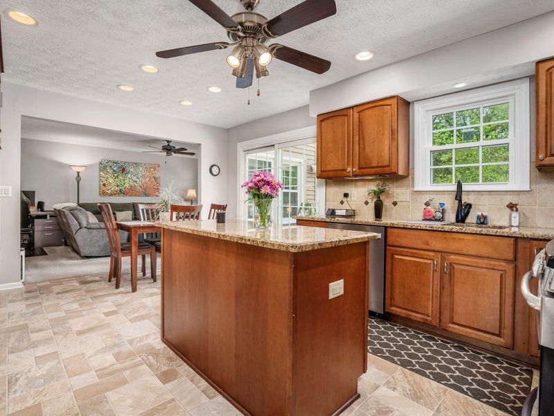 612 Colony Drive, Westerville, OH 43081 Photo 2