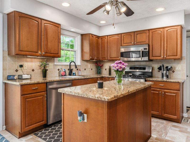 612 Colony Drive, Westerville, OH 43081 Photo 4