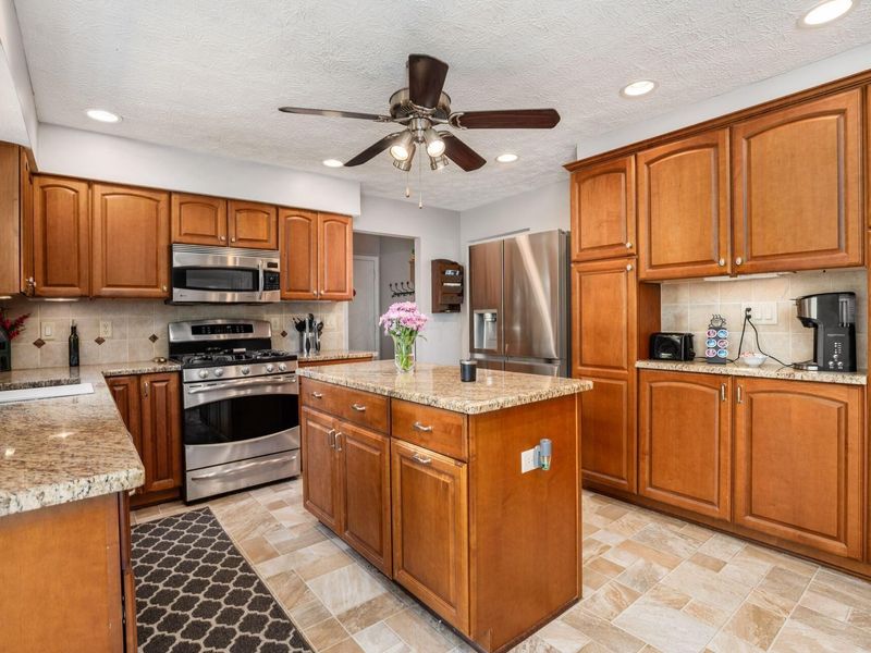 612 Colony Drive, Westerville, OH 43081 Photo 5
