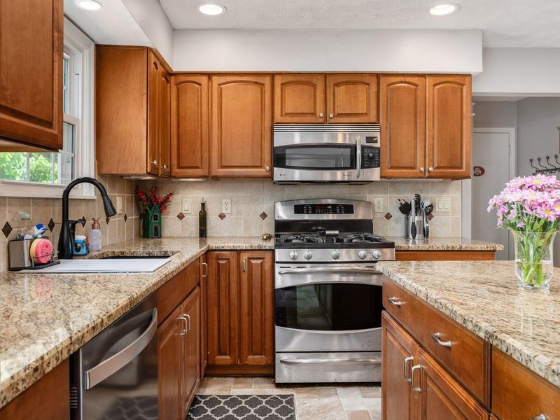 612 Colony Drive, Westerville, OH 43081 Photo 6