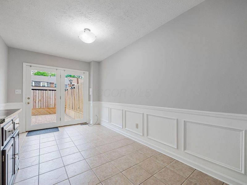 614 Dlyn Street, Unit H14, Columbus, OH 43228 Photo 11