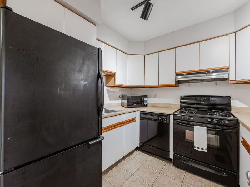 614 Dlyn Street, Unit H14, Columbus, OH 43228 Photo 14
