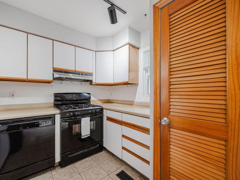 614 Dlyn Street, Unit H14, Columbus, OH 43228 Photo 15