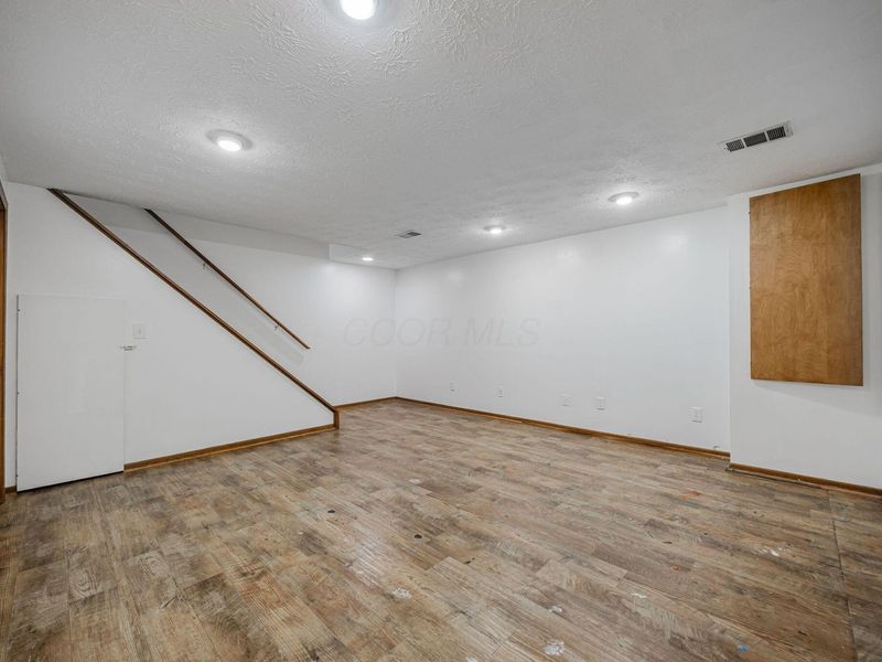 614 Dlyn Street, Unit H14, Columbus, OH 43228 Photo 25