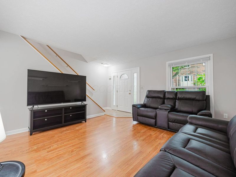 614 Dlyn Street, Unit H14, Columbus, OH 43228 Photo 4