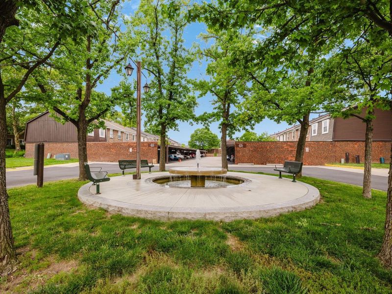 614 Dlyn Street, Unit H14, Columbus, OH 43228 Photo 44