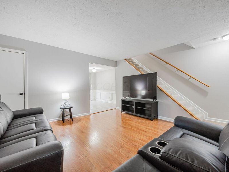 614 Dlyn Street, Unit H14, Columbus, OH 43228 Photo 5
