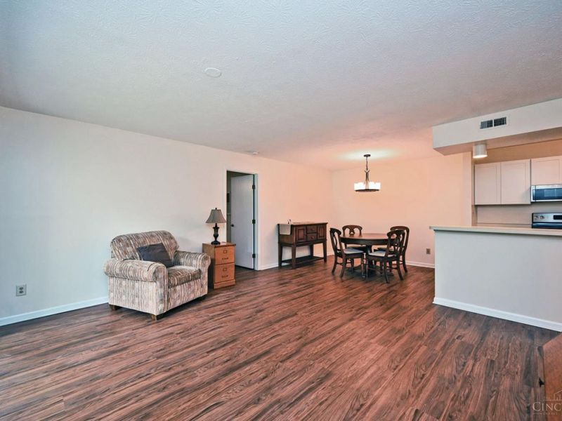 1009 Cedar Ridge Drive, Unit 4, Pierce Twp, OH 45245 Photo 10