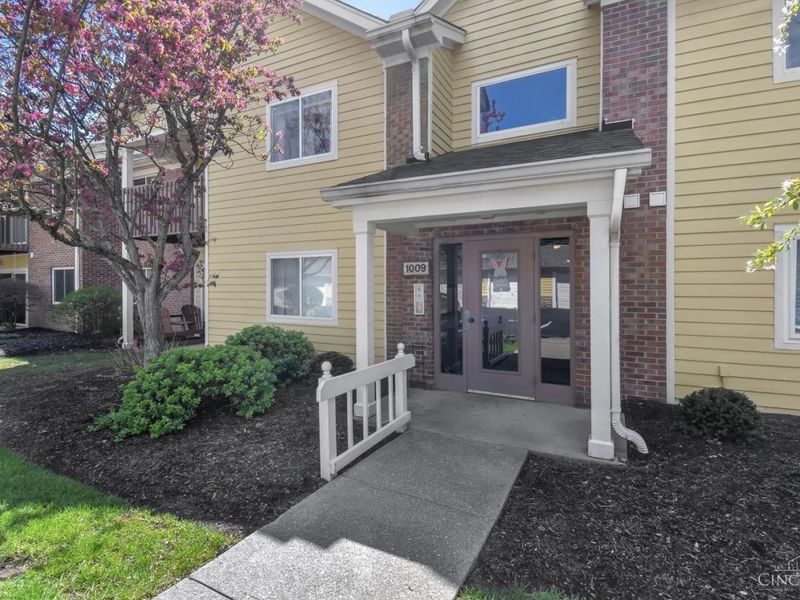 , Unit 4, Pierce Twp, OH 45245 Photo 2