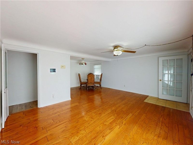 1049 Renfield Road, Cleveland Heights, OH 44121 Photo 2