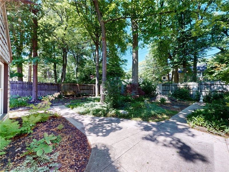 1049 Renfield Road, Cleveland Heights, OH 44121 Photo 24