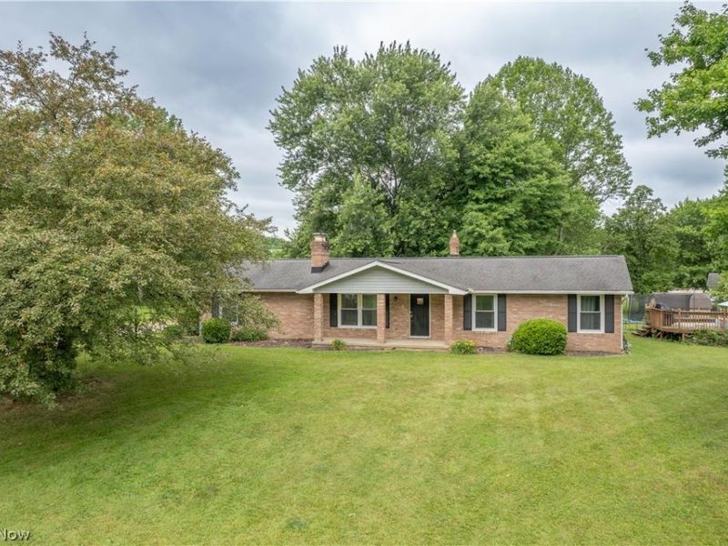 6125 Coyla Avenue NW, Canal Fulton, OH 44614 Photo 3
