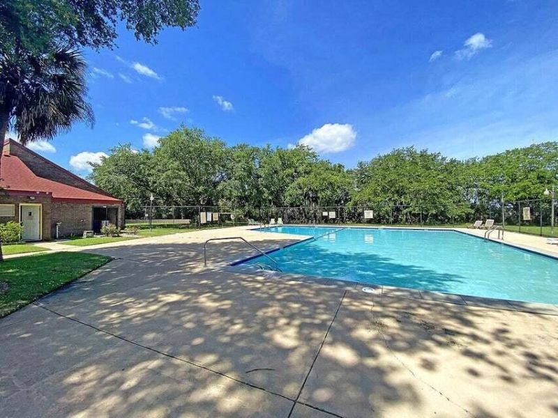 4401 Great Oak Drive Photo 16