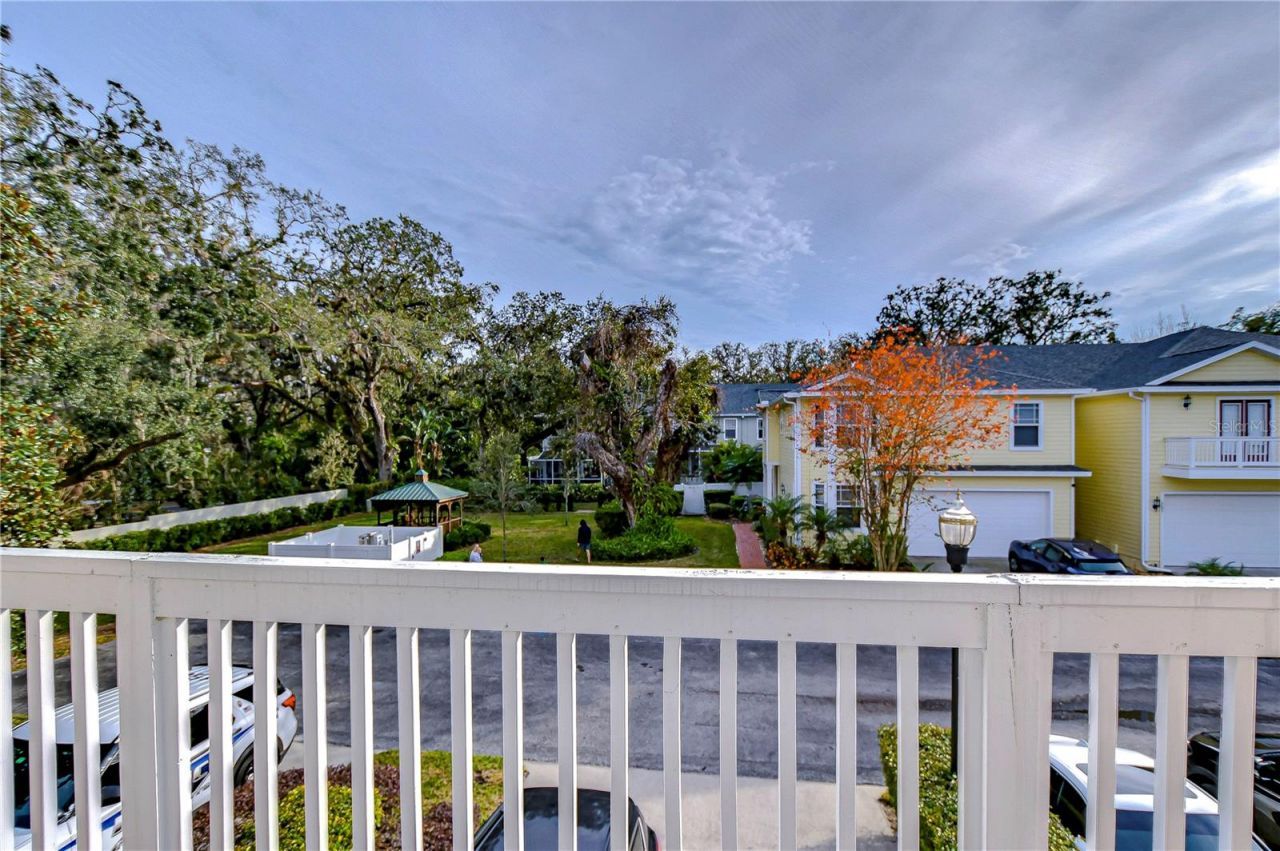208 Elm View Court , Brandon, FL 33511 Photo