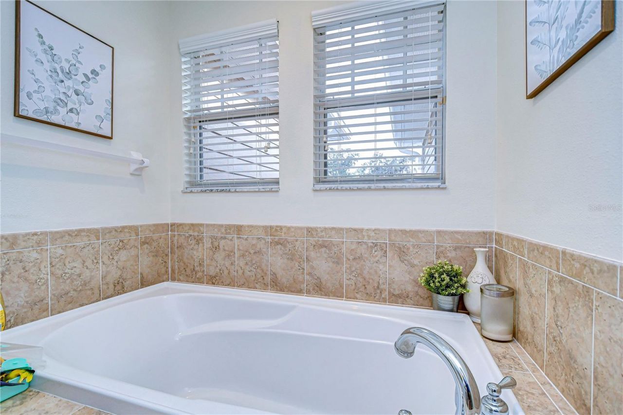 208 Elm View Court , Brandon, FL 33511 Photo