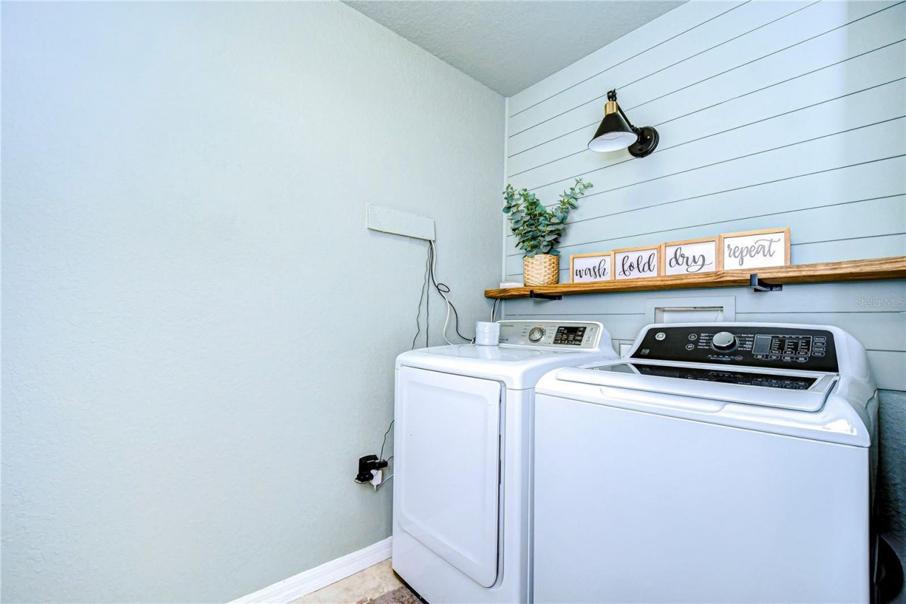 208 Elm View Court , Brandon, FL 33511 Photo