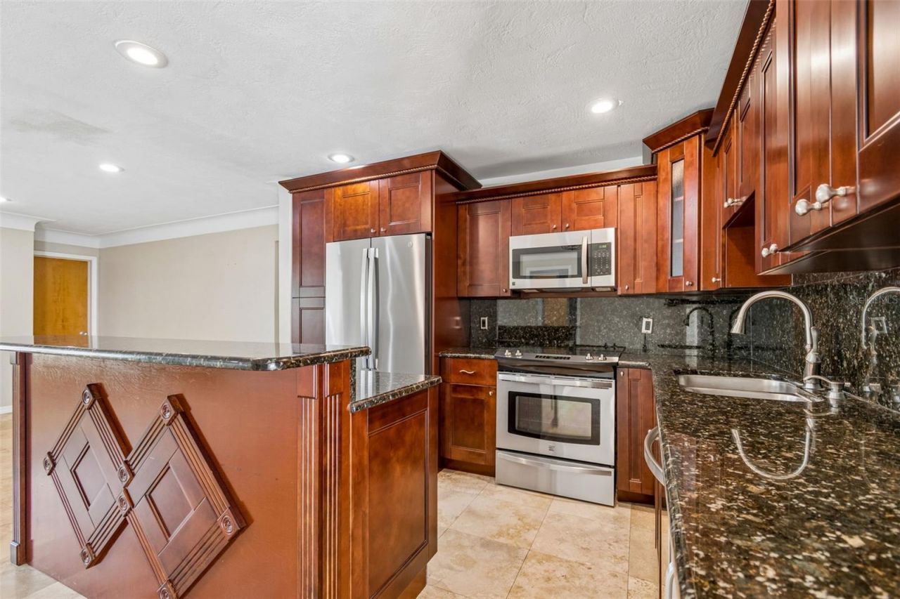 13541 87th Place, Seminole, FL 33776 Photo