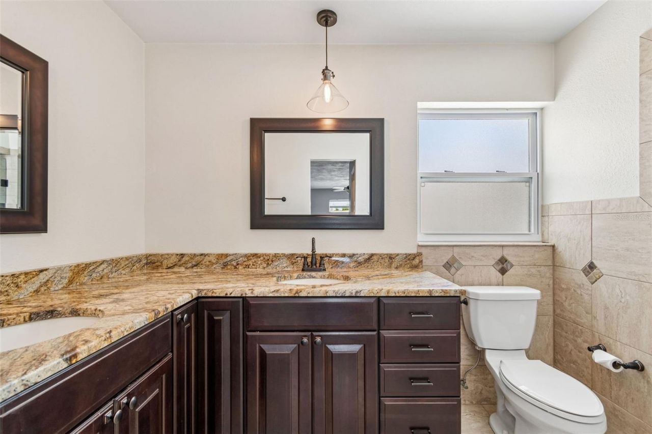 13541 87th Place, Seminole, FL 33776 Photo