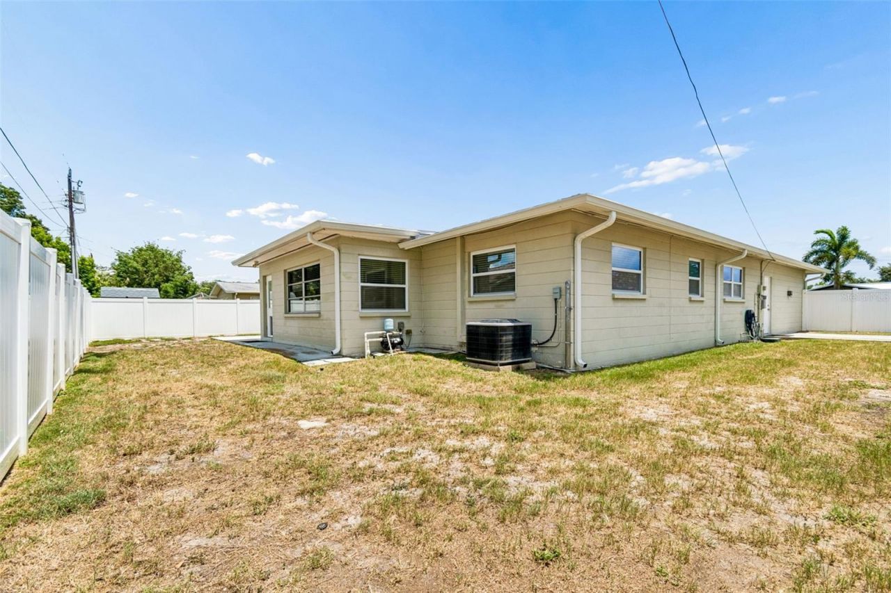 13541 87th Place, Seminole, FL 33776 Photo