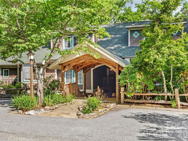 250 Creekside Way , Unit C102, Burnsville, NC 28714