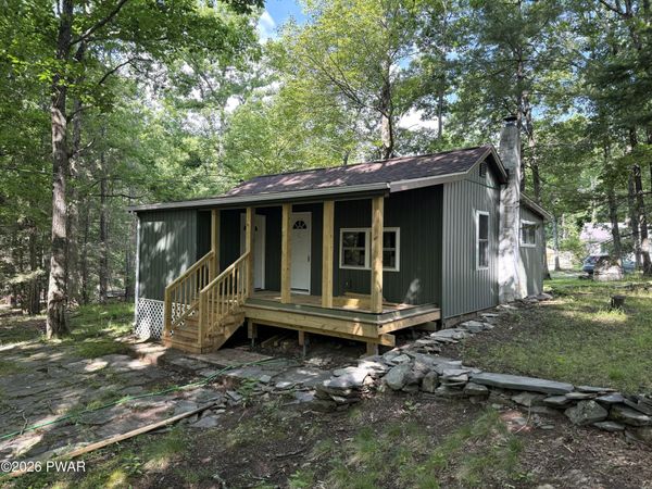 15 2nd Road , Hawley, PA 18428