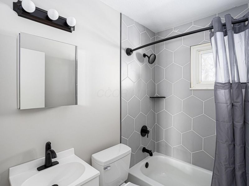1878 Eddystone Avenue, Unit a-b-c, Columbus, OH 43224 Photo 16