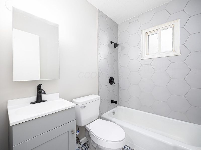 1878 Eddystone Avenue, Unit a-b-c, Columbus, OH 43224 Photo 6