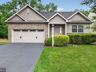 187 WAYPOINT DRIVE, LANCASTER, PA 17603