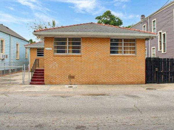 3129 BURGUNDY Street, New Orleans, LA 70117