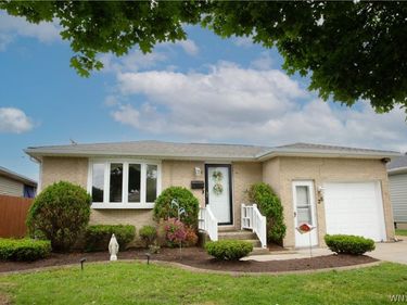 25 Karen Lane, Depew, NY 14043